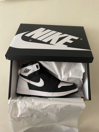 AIR JORDAN RETRO 1
