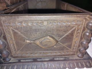 Baul cajón de madera tallada años 70