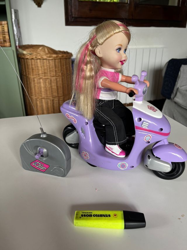 Nancy moto teledirigido