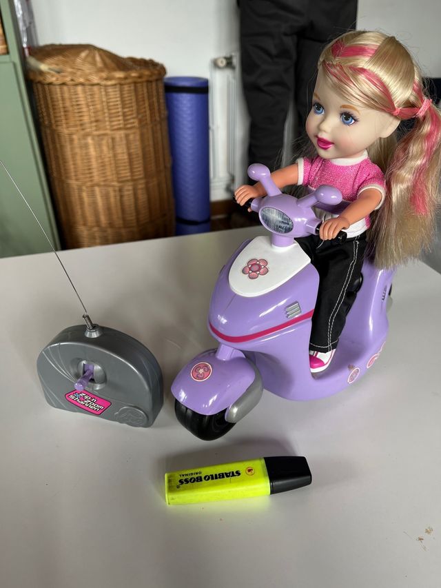 Nancy moto teledirigido