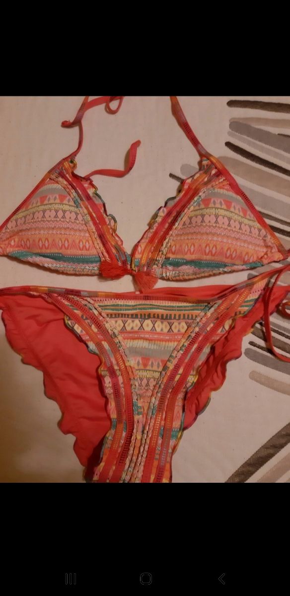 Bikini color coral