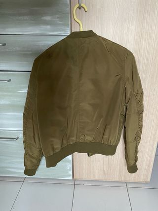 Bomber verde militar