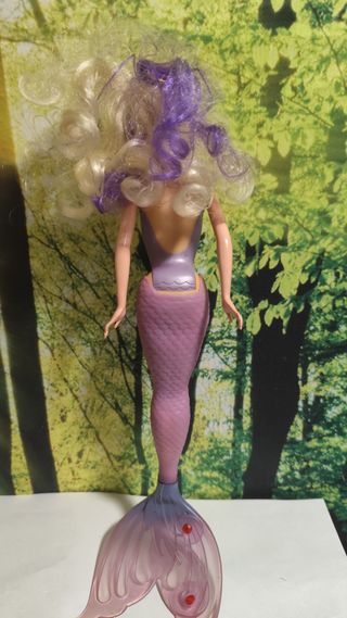 Barbie sirena morada