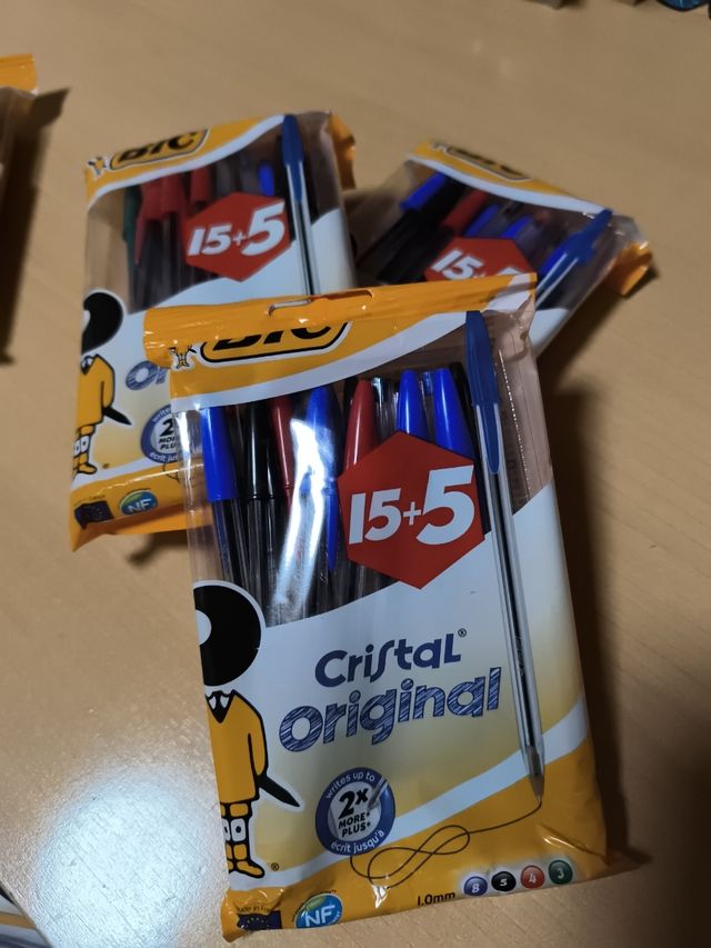 Bolígrafos Bic Cristal 15 + 5 gratis