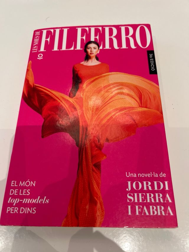 Llibre Les Noies de Filferro