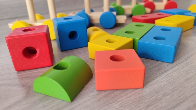 TREN DE MADERA DESMONTABLE