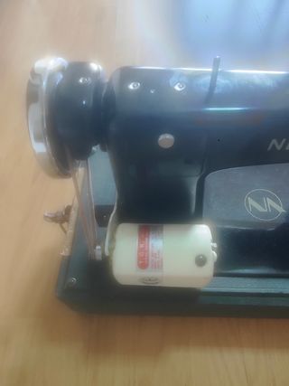 Maquina de coser antigua Necchi,modelo BF