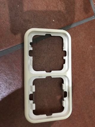 Marco enchufe doble Simon