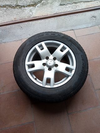 Llanta aluminio 16 pulgadas Nissan x-trail