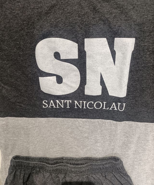Escola Sant Nicolau uniforme