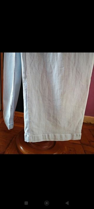 Pantalon ancho claro 10 euros S Mango