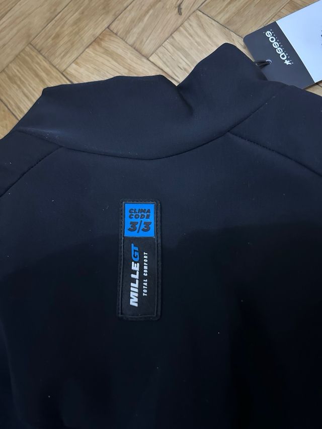Chaqueta ciclismo assos nueva