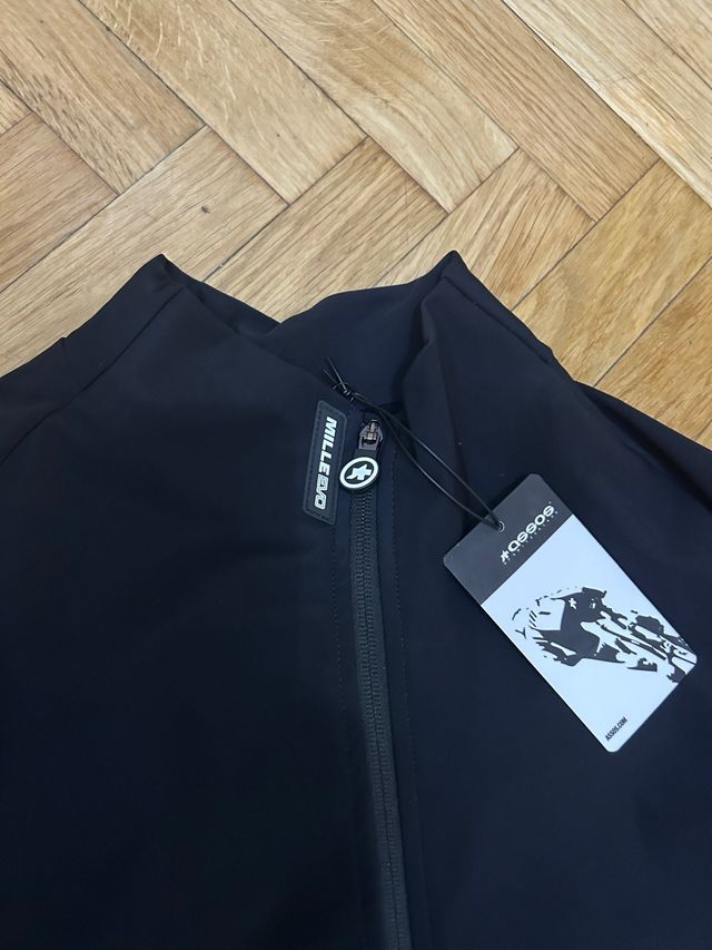 Chaqueta ciclismo assos nueva