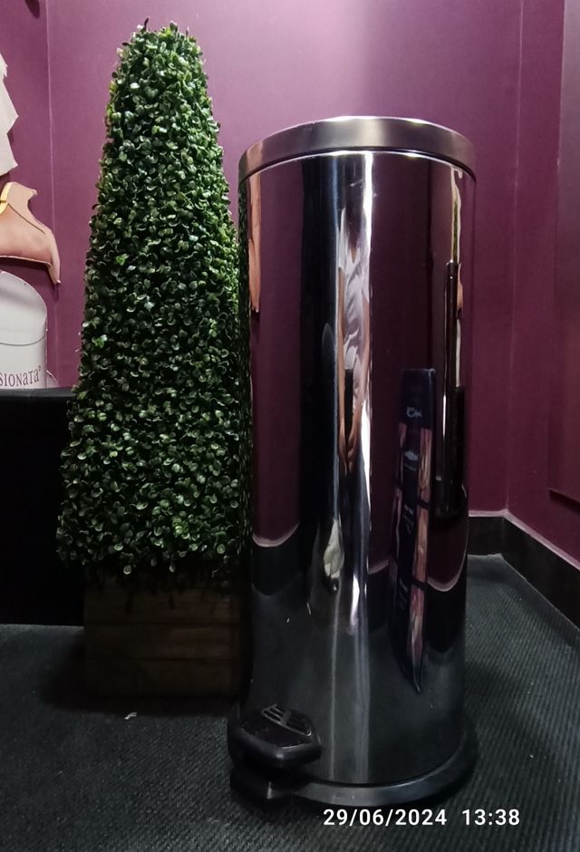 CUBO DE BASURA DE INOX CON PEDAL