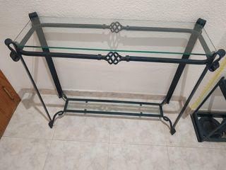 Paragüero y mesa cristal negociables