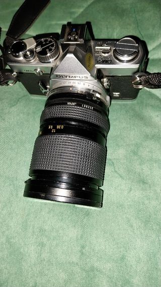 Olympus OM2N + objetivo 20-80 mm F3.5