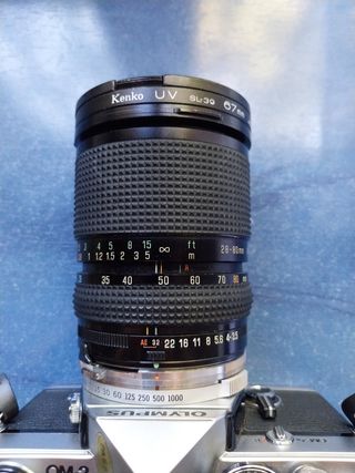 Olympus OM2N + objetivo 20-80 mm F3.5
