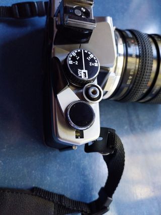 Olympus OM2N + objetivo 20-80 mm F3.5