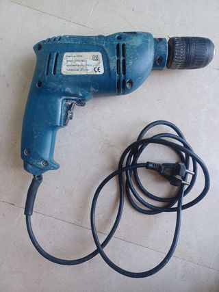 Taladro percutor antiguo