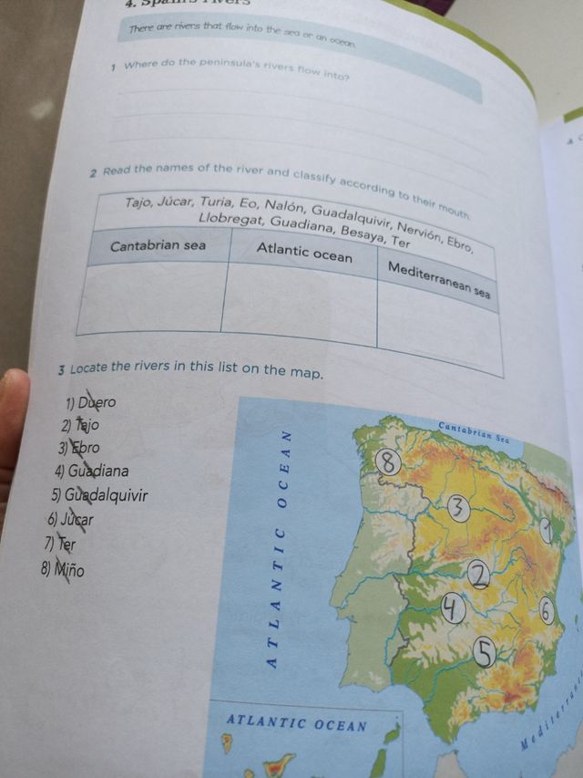 Libro 3 delle attività di scienze sociali Primaria