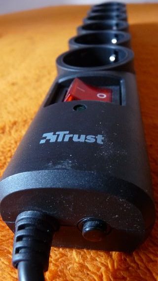 Regleta 6 tomas con interruptor negro