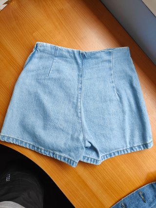 Falda pantalón vaquero Stradivarius