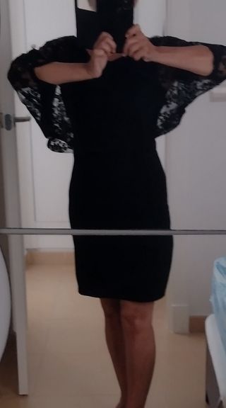 Vestido fiesta negro con encaje 