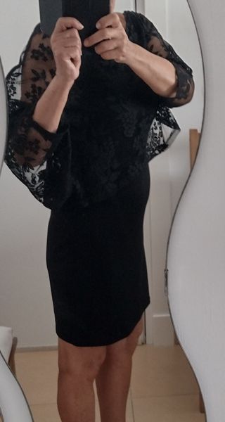Vestido fiesta negro con encaje 