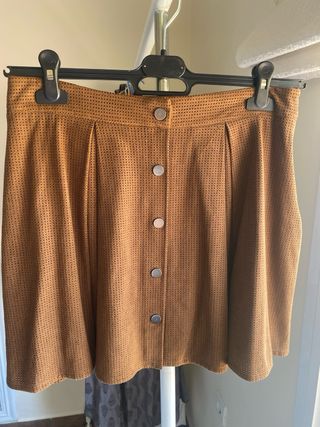 Minifalda marrón de ante de Zara