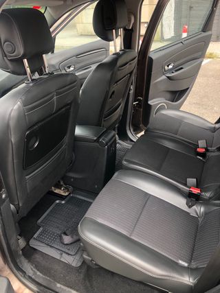 Renault Grand Scenic 2012