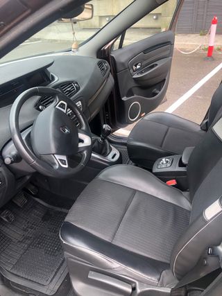 Renault Grand Scenic 2012