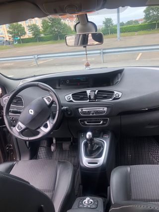 Renault Grand Scenic 2012