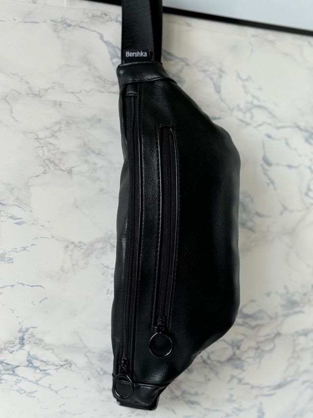 Riñonera Bershka