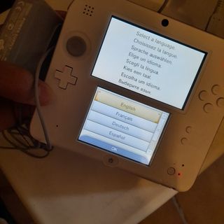 Nintendo 2Ds con funda, starter pack de skylanders