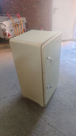 Nevera de hielo antigua