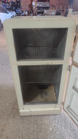 Nevera de hielo antigua