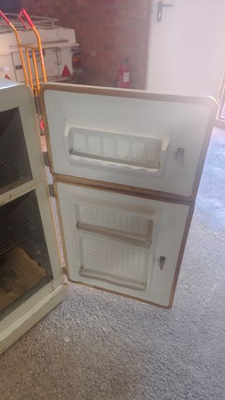 Nevera de hielo antigua