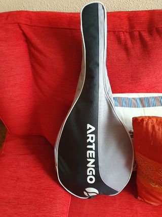 Raqueta tenis.  Artengo