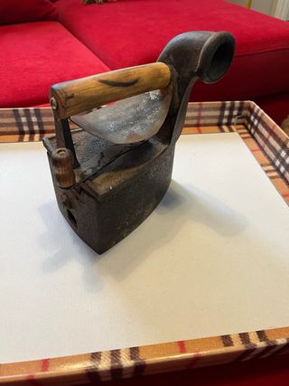 Plancha antigua de carbon