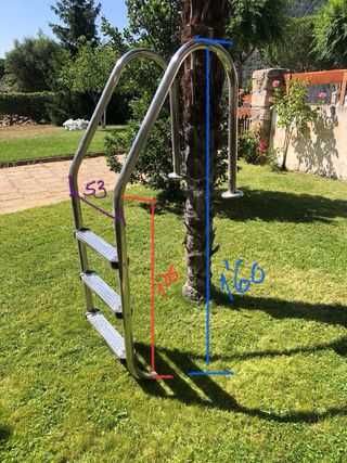Escalera piscina