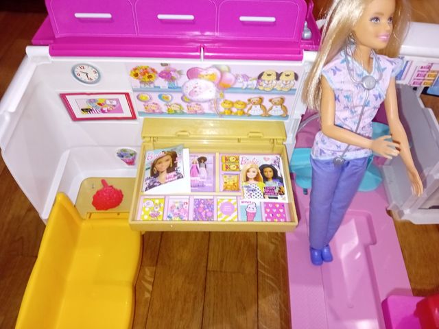 AMBULANCIA DE LA BARBIE