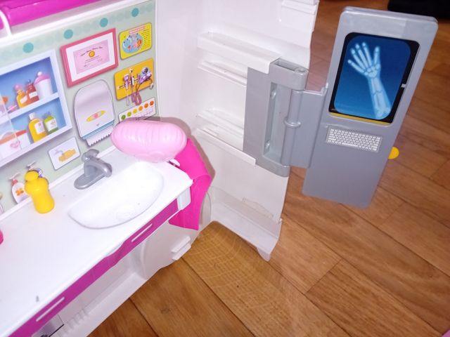 AMBULANCIA DE LA BARBIE