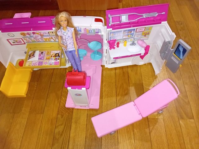 AMBULANCIA DE LA BARBIE