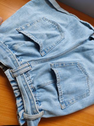 Pantalón vaquero corto (mom fit)