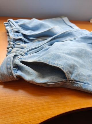 Pantalón vaquero corto (mom fit)