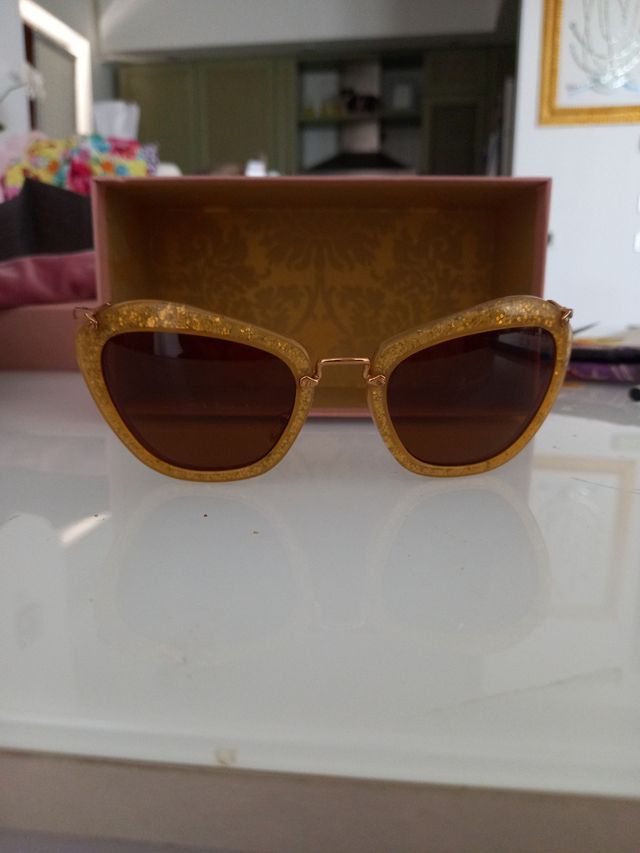 Occhiali da sole miu miu