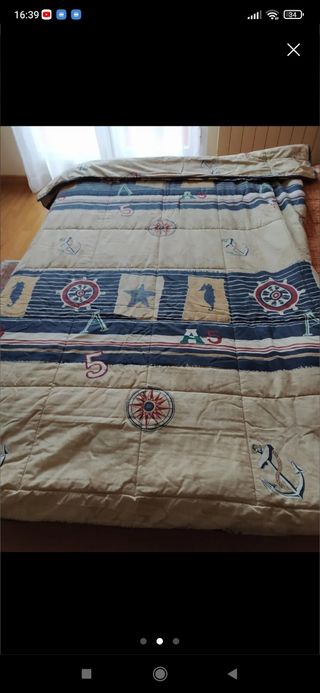 Edredón reversible y cortinas a juego 