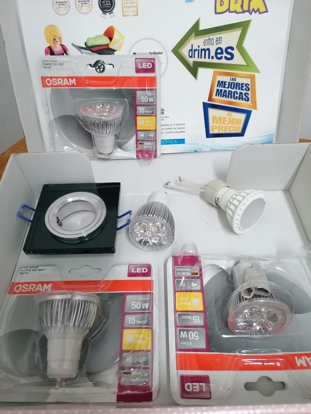 Bombilla led y plafon pequeño negro