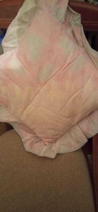 Edredón  my buen estado , tonos  suaves