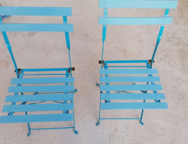 Mesa y dos sillas terraza con dos cojines